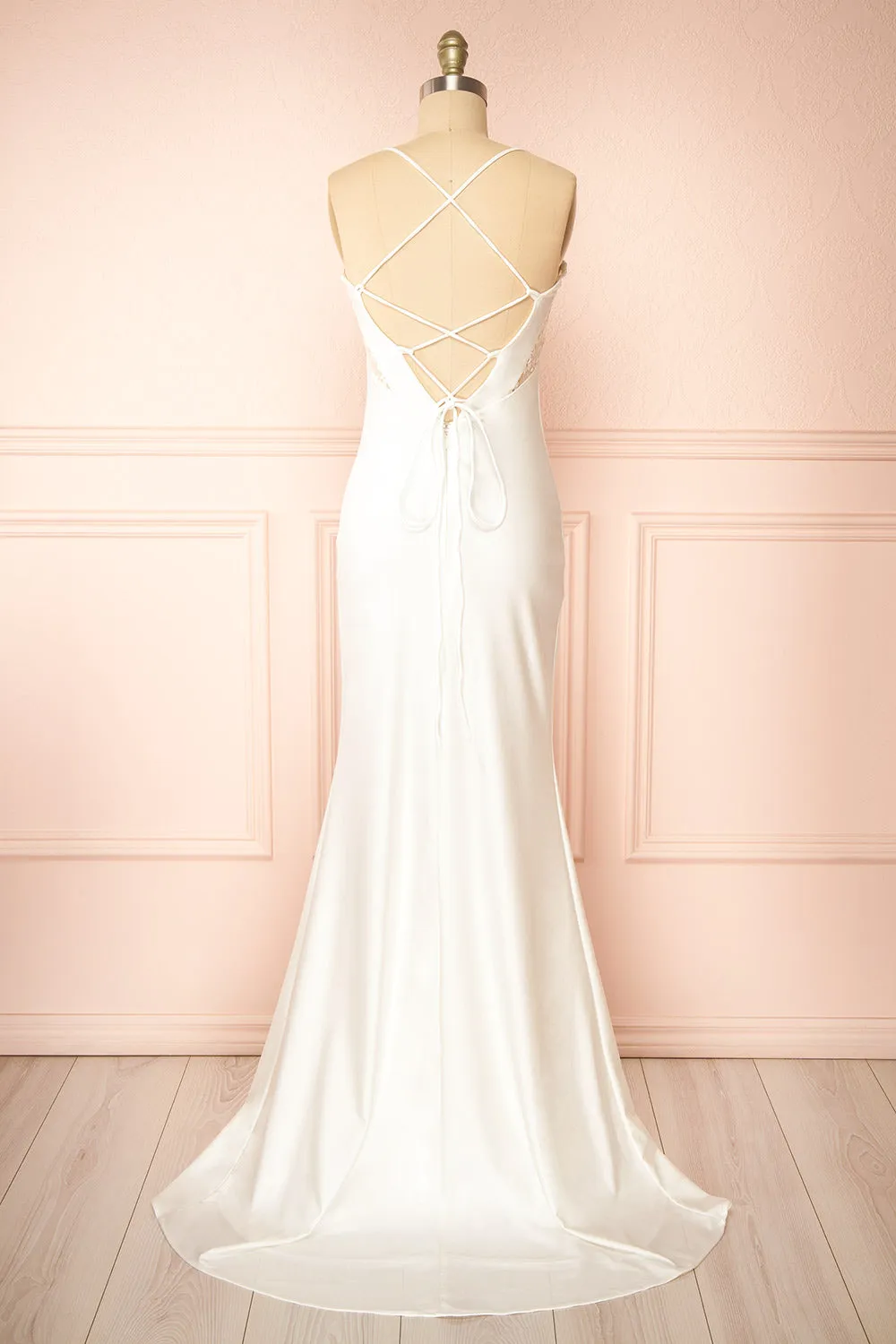 Elaria Ivory | Embroidered Fitted Wedding Dress