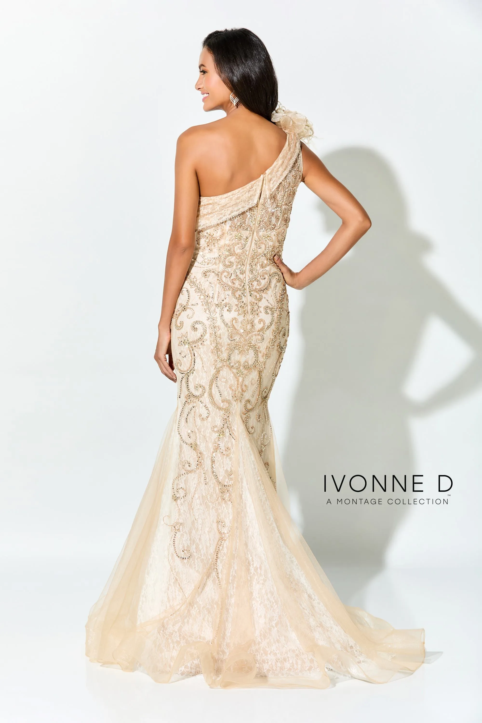 Ivonne D ID922