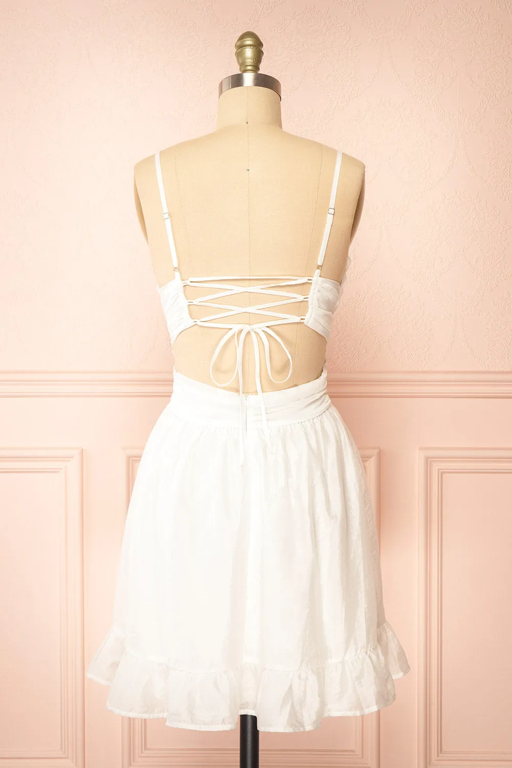 Pattiesun | Short White Dress w/ Flower Appliqus