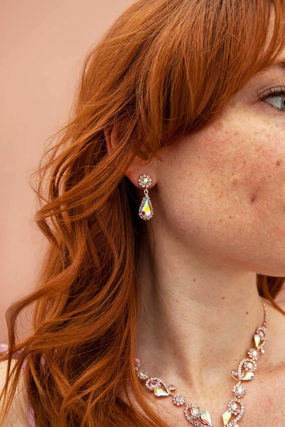 Souffle de Vie | Iridescent Crystal Earrings & Necklace Set